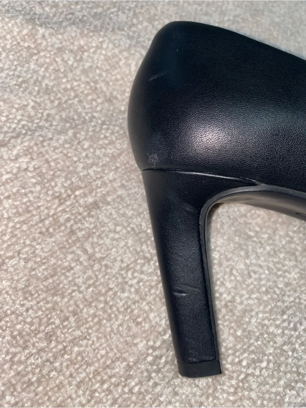 Clarks Ambyr Joy Black Leather Comfort Pumps - Size 9.5 Wide